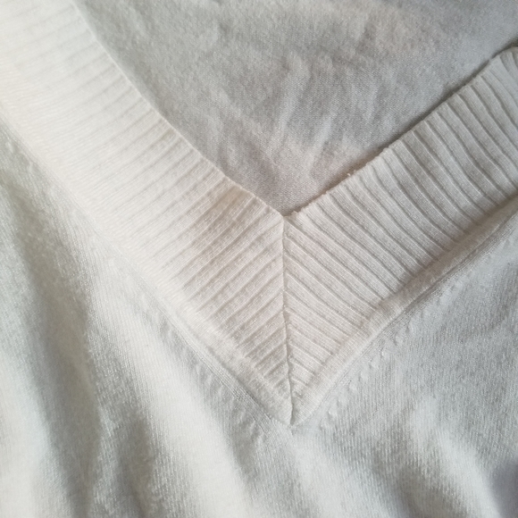 Express Design Studio White Knit V-neck Sweater S - Picture 9 of 9